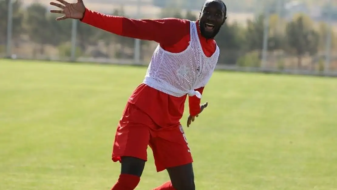 'Sivasspor´da Mustapha Yatabare 4 hafta sonra golle tanıştı'