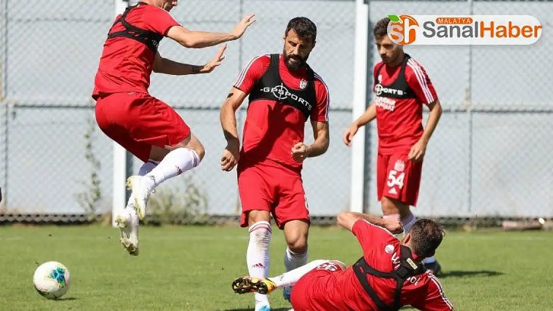 Sivasspor'da Trabzonspor mesaisi devam ediyor