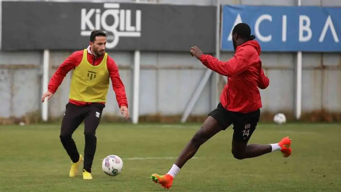 'Sivasspor´da Ümraniyespor mesaisi devam etti'