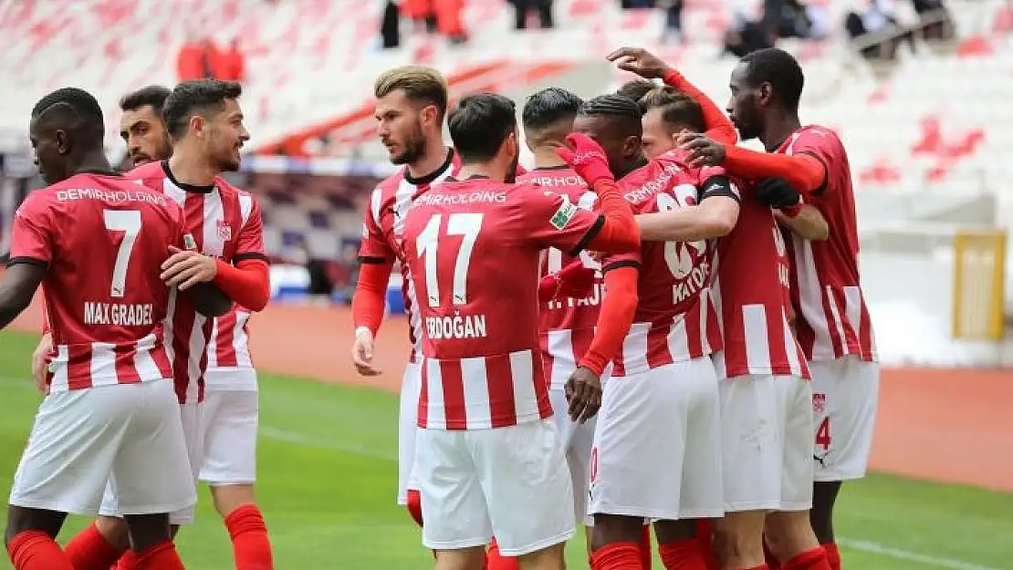 'Sivasspor düşme hattından çıktı, Avrupa potasına girdi'