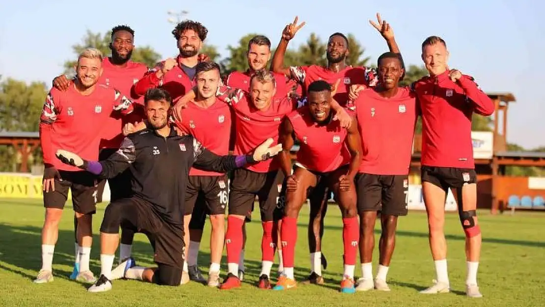 'Sivasspor günü çift idmanla tamamladı'