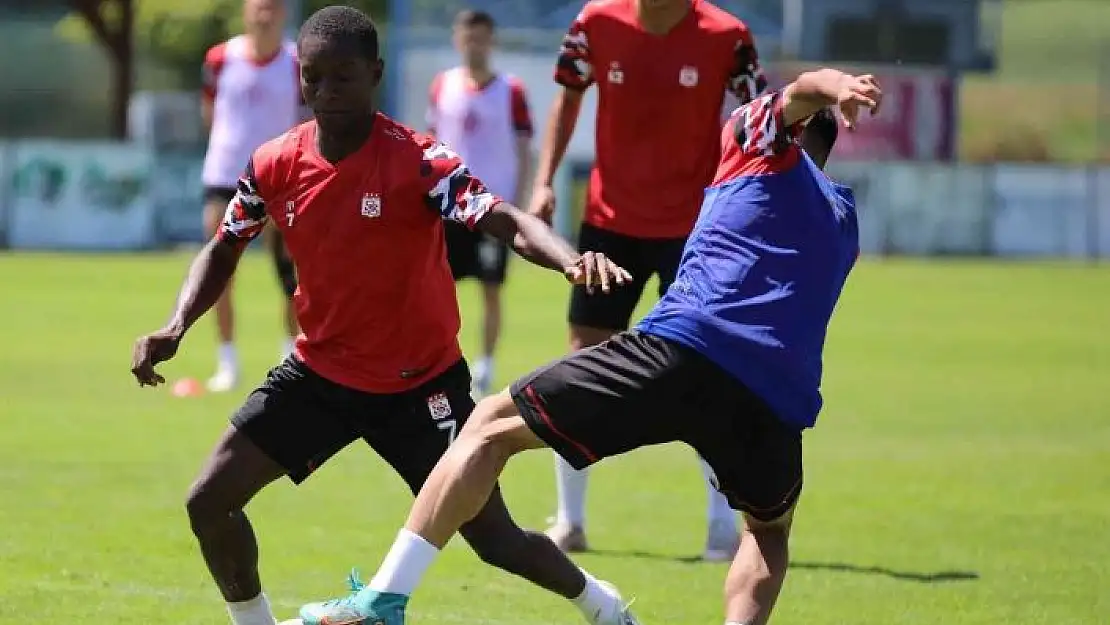 'Sivasspor günün ilk antrenmanını yaptı'