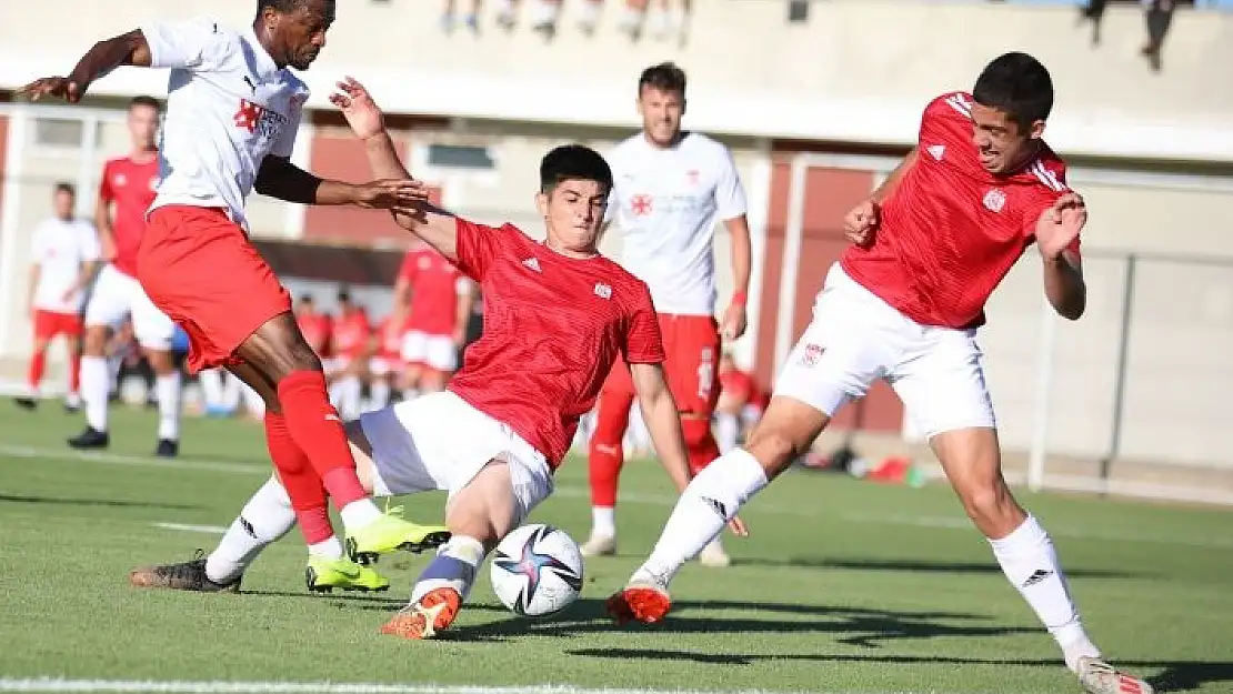 'Sivasspor hazırlık maçında U19 takımını 4-0 yendi'