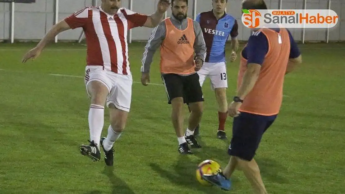 Sivasspor ile il protokolü dostluk maçı yaptı