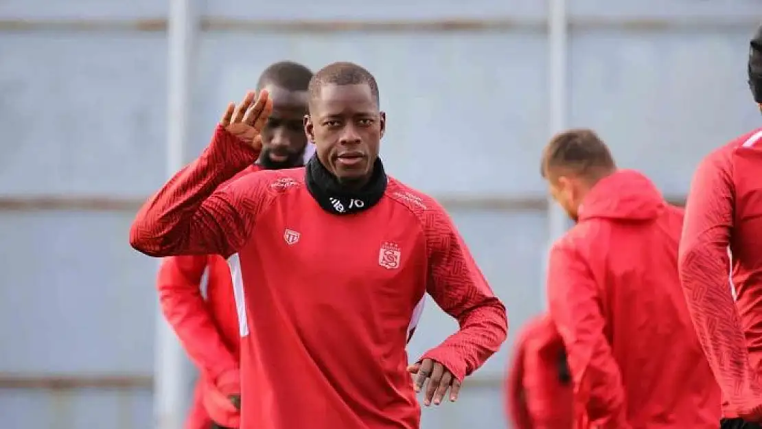 'Sivasspor ile yollarını ayıran Kader Keita CFR Cluja transfer oldu'