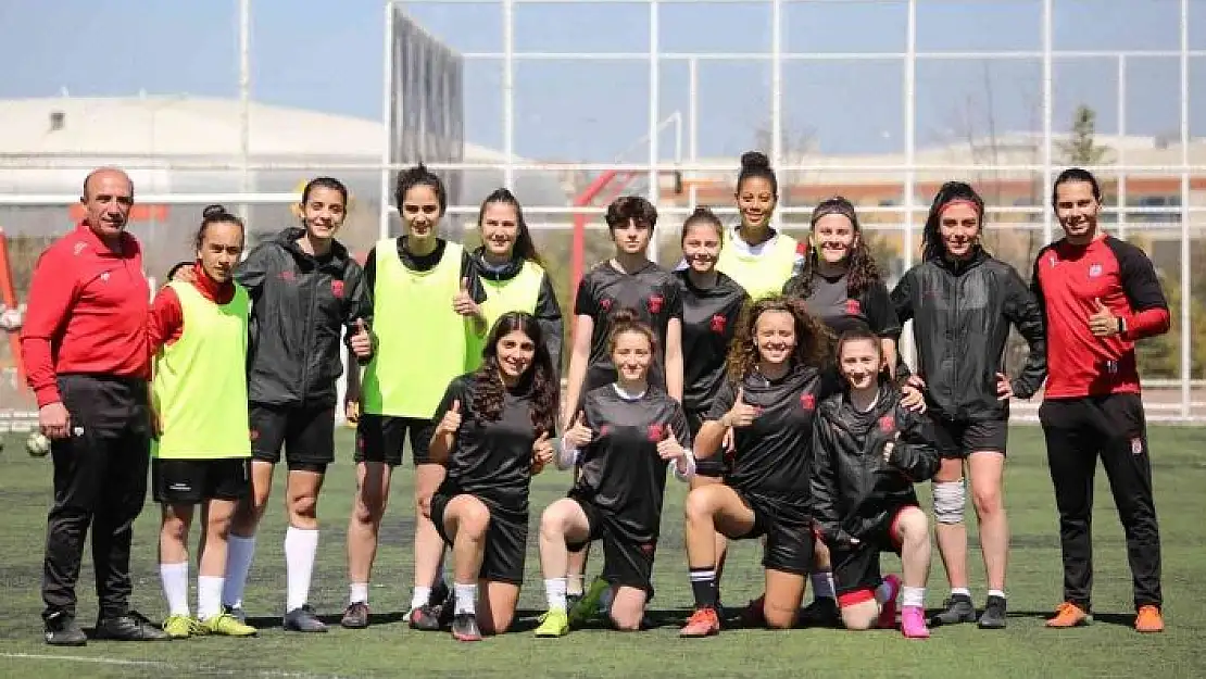 'Sivasspor Kadın Futbol Takımı´nın hedefi lider ALG'