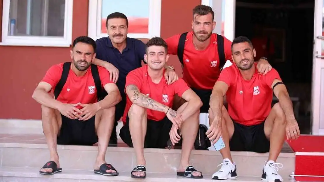 'Sivasspor kafilesi Adana´ya gitti'