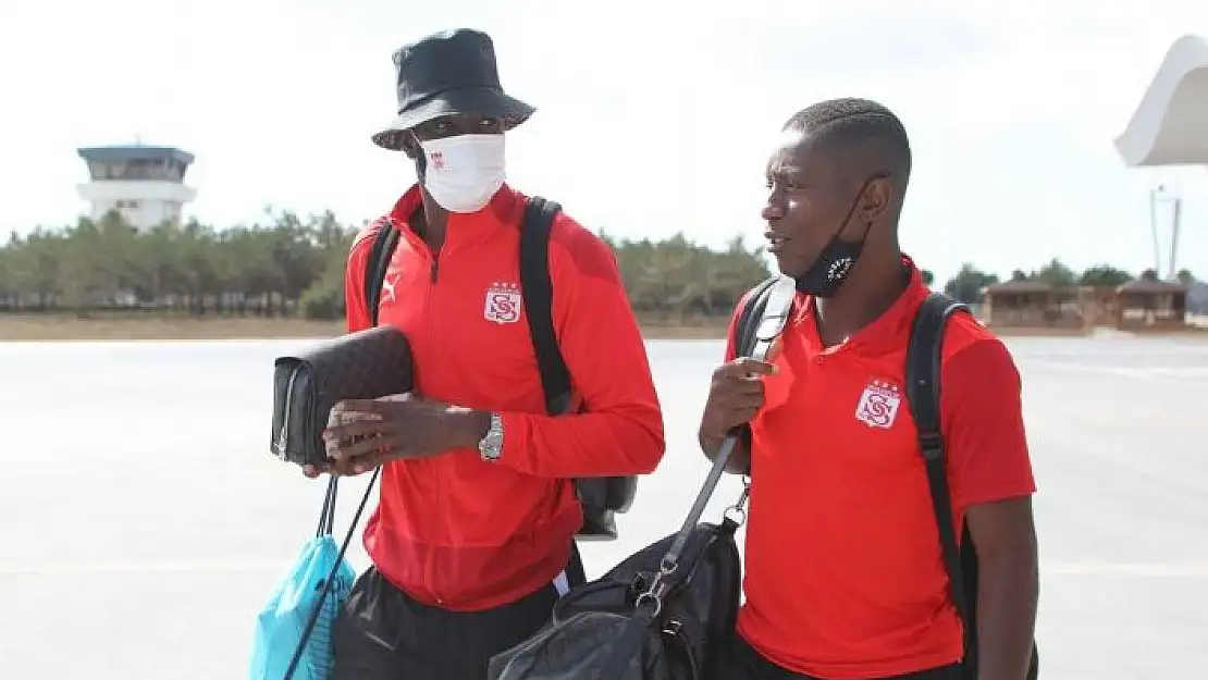 'Sivasspor kafilesi İstanbul´a ulaştı'
