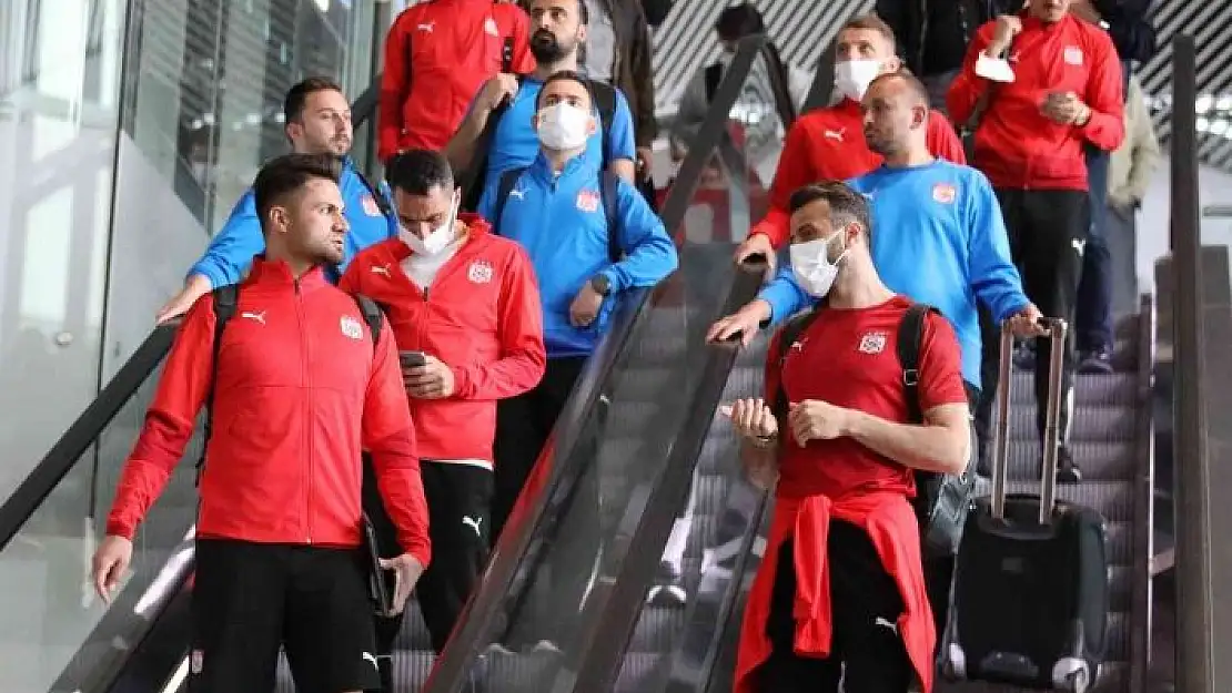 'Sivasspor kafilesi İstanbul´da'
