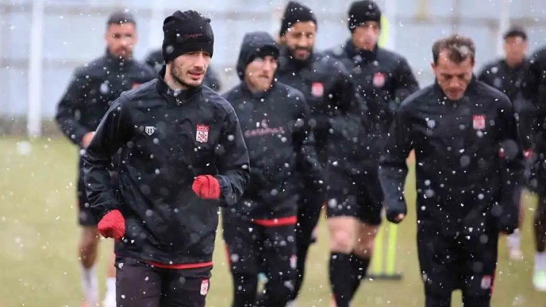 'Sivasspor kar altında çalıştı'