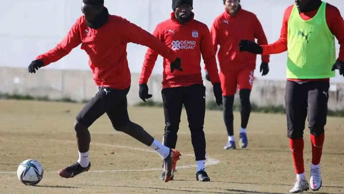 'Sivasspor, Kayseri maçın yoğun tempoda hazırlanıyor'