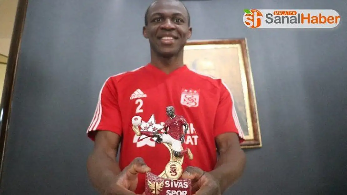 Sivasspor'un yıldızı Kone'yi mutlu eden hediye