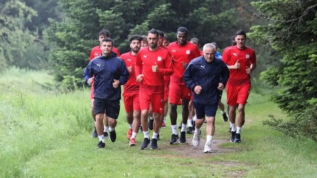 'Sivasspor yağmur altında çalıştı'