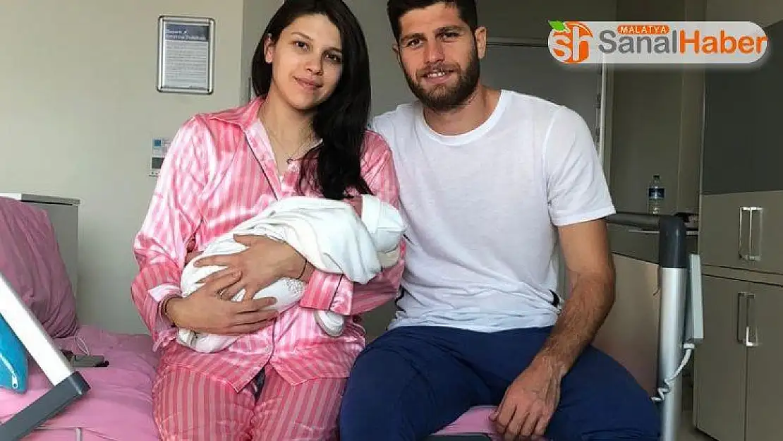 Sivassporlu futbolcu Cem Özdemir, baba oldu