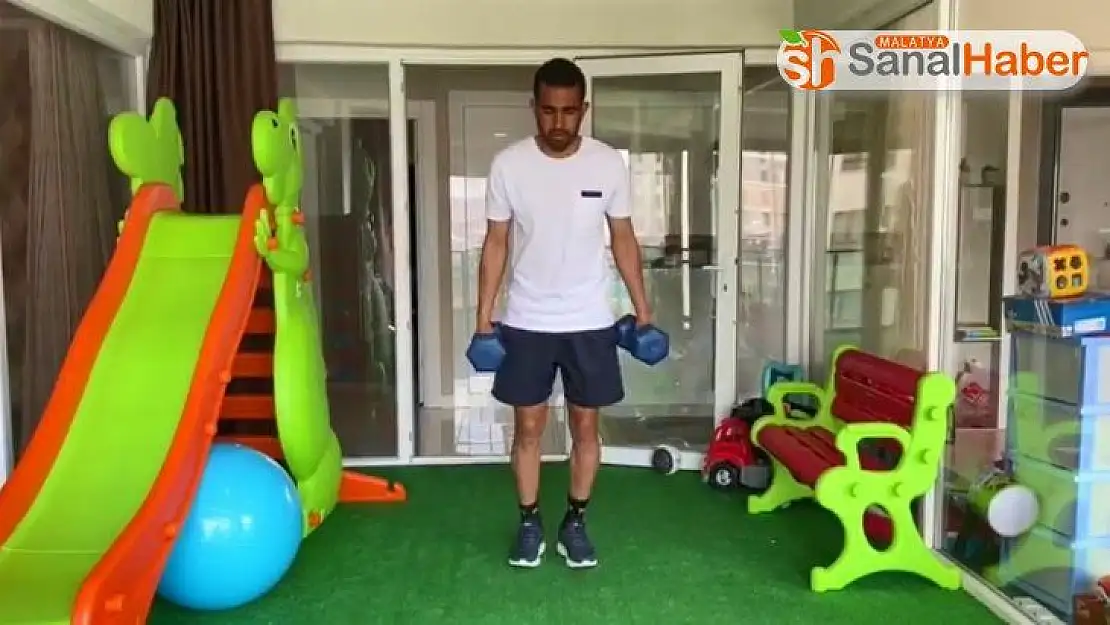 Sivassporlu futbolcular evinde idman yapıyor