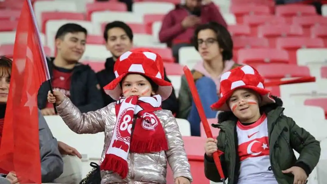 'Sivassporlu taraftarlar, Fiorentina maçına yoğun ilgi gösteriyor'