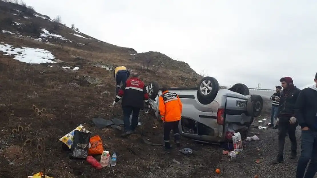 'Sivasta kaza yapan araç ters döndü: 5 yaralı'