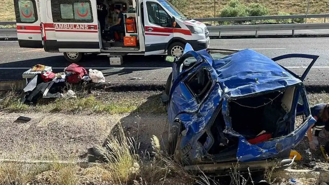 'Sivasta kontrolden çıkan otomobil takla attı: 5 yaralı'