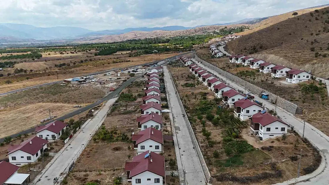 6 ayda villa tipi deprem konutlarına kavuştular