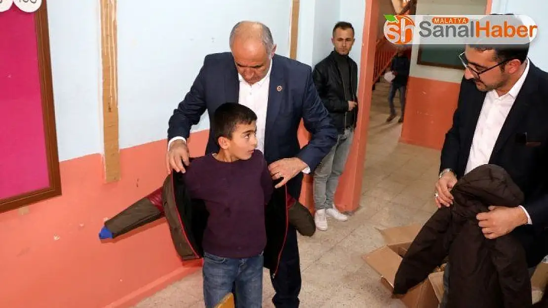Sosyal Sorumluluk Projesi ile çocuklar güldürüldü