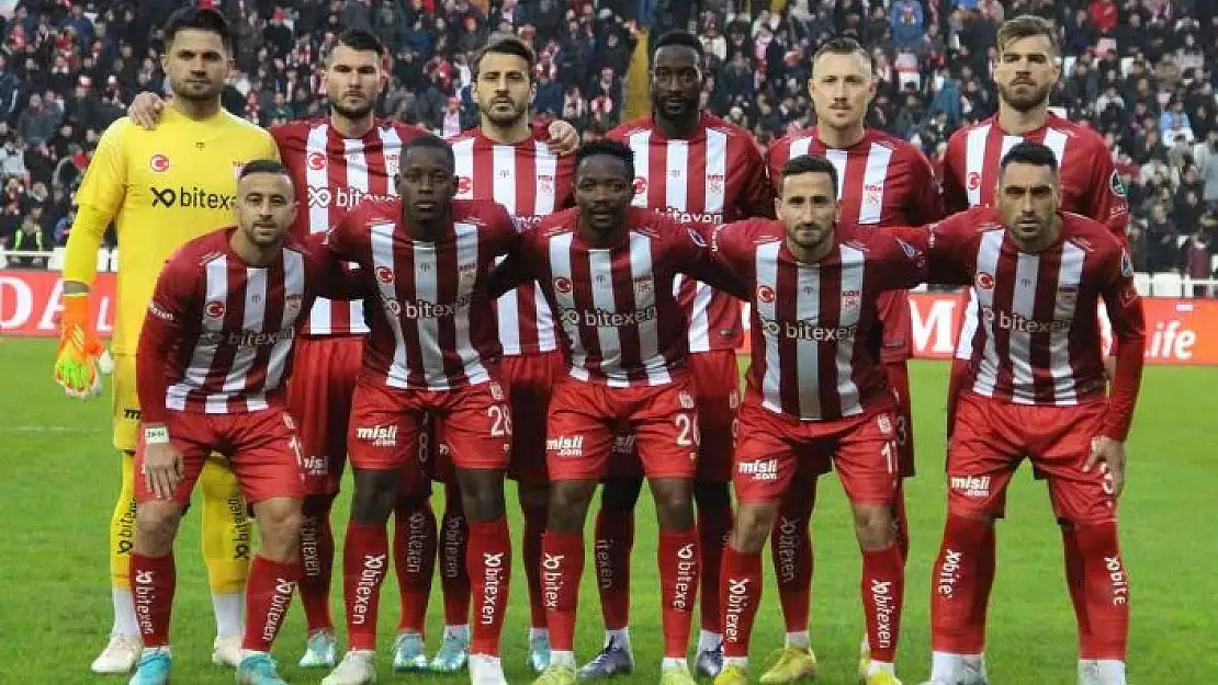 'Spor Toto Süper Lig: DG Sivasspor: 0 - Galatasaray: 1 (İlk yarı)'