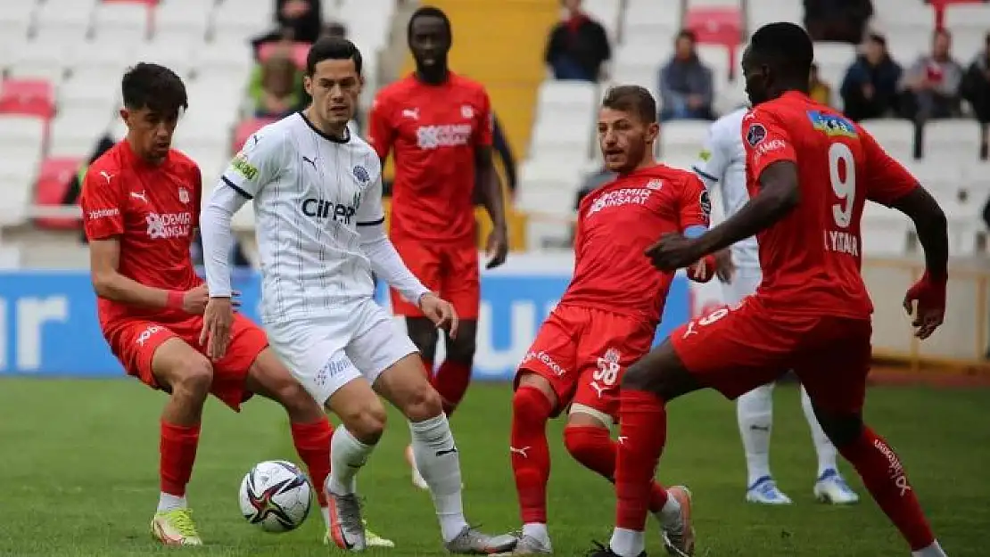 'Spor Toto Süper Lig: Sivasspor: 0 - Kasımpaşa:0 (İlk yarı)'