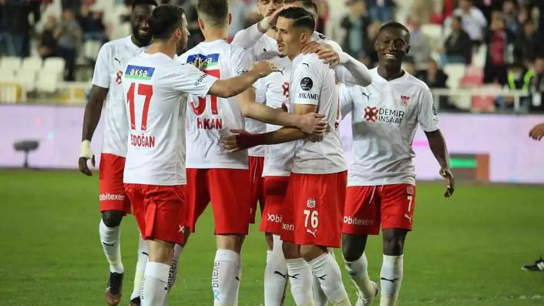 'Spor Toto Süper Lig: Sivasspor: 1 -  Alanyaspor: 0 (Maç sonucu)'