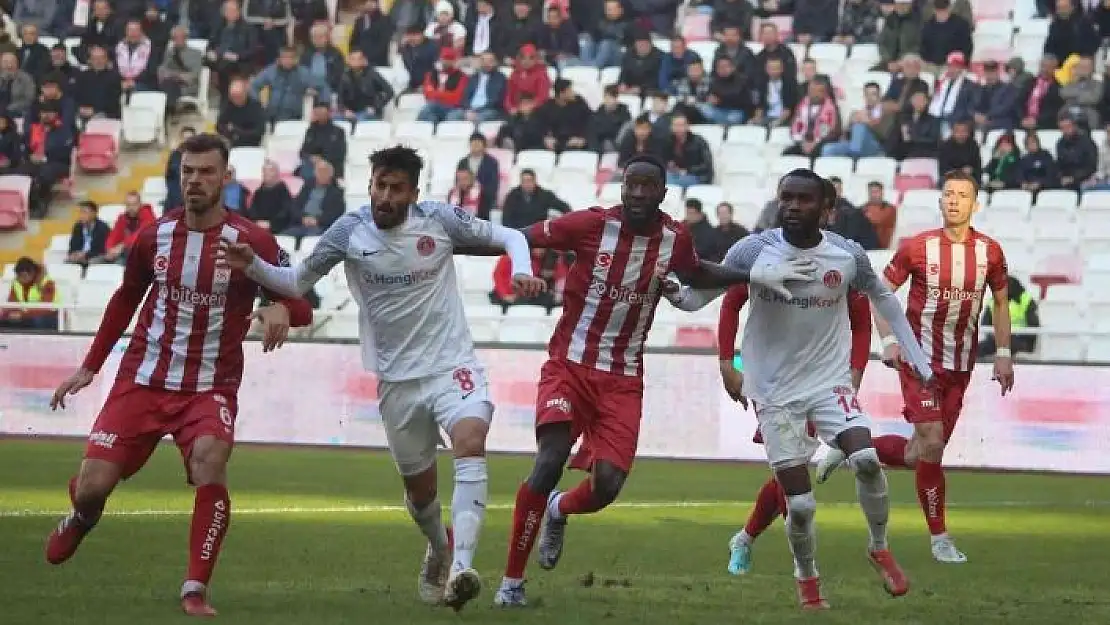 'Spor Toto Süper Lig: Sivasspor: 2 - Ümraniyespor: 2 (Maç sonucu)'