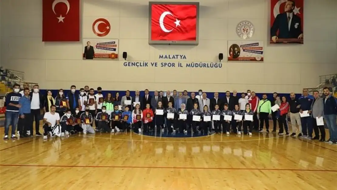 '´´Sporun Enleri Ödül´´ töreni düzenlendi'