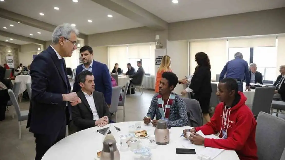 'STSO, yabancı öğrencilerle iş adamlarını bir araya getirdi'