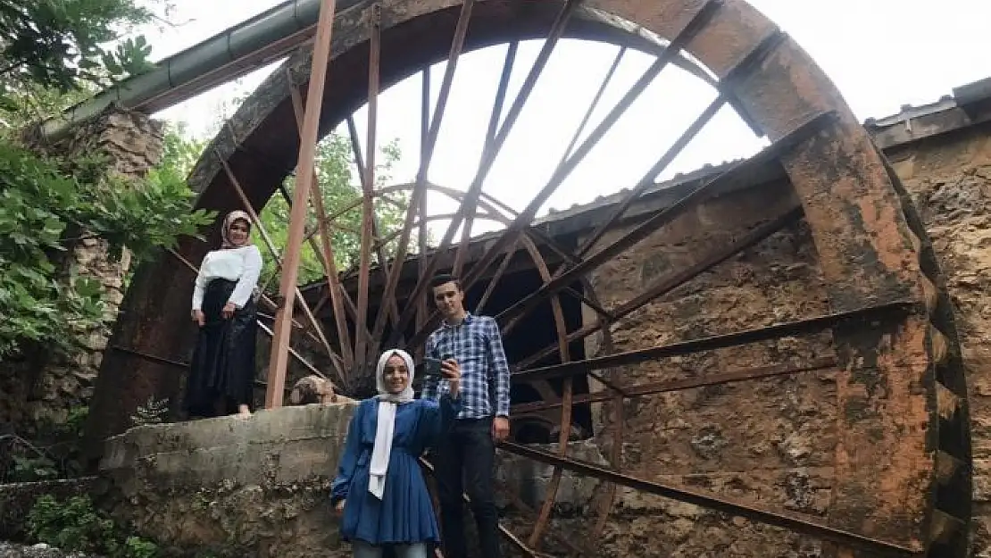 'Su değirmeni ziyaretçileri ile renkleniyor'