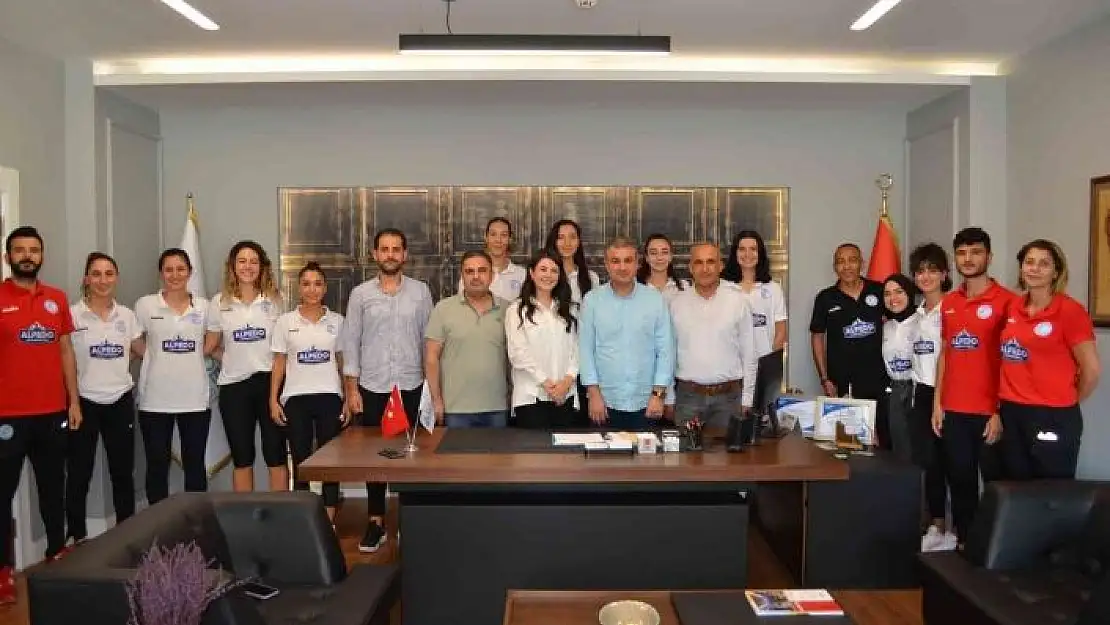 'Sular Sağlık Grubu, Alpedo Voleybol Takımının sağlık sponsoru oldu'