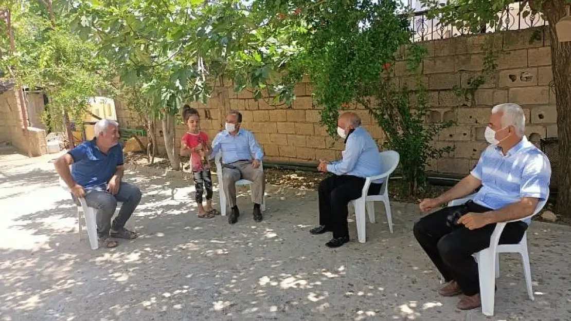 'Süleyman Kılınç, ekinleri yanan çiftçileri ziyaret etti'