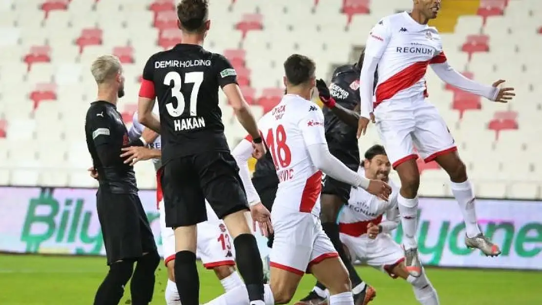 'Süper Lig: DG Sivasspor: 0 - FT Anlatyaspor: 0 (İlk yarı)'