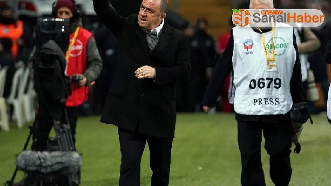 Süper Lig: Galatasaray: 1 - Yeni Malatyaspor: 0 (İlk yarı)