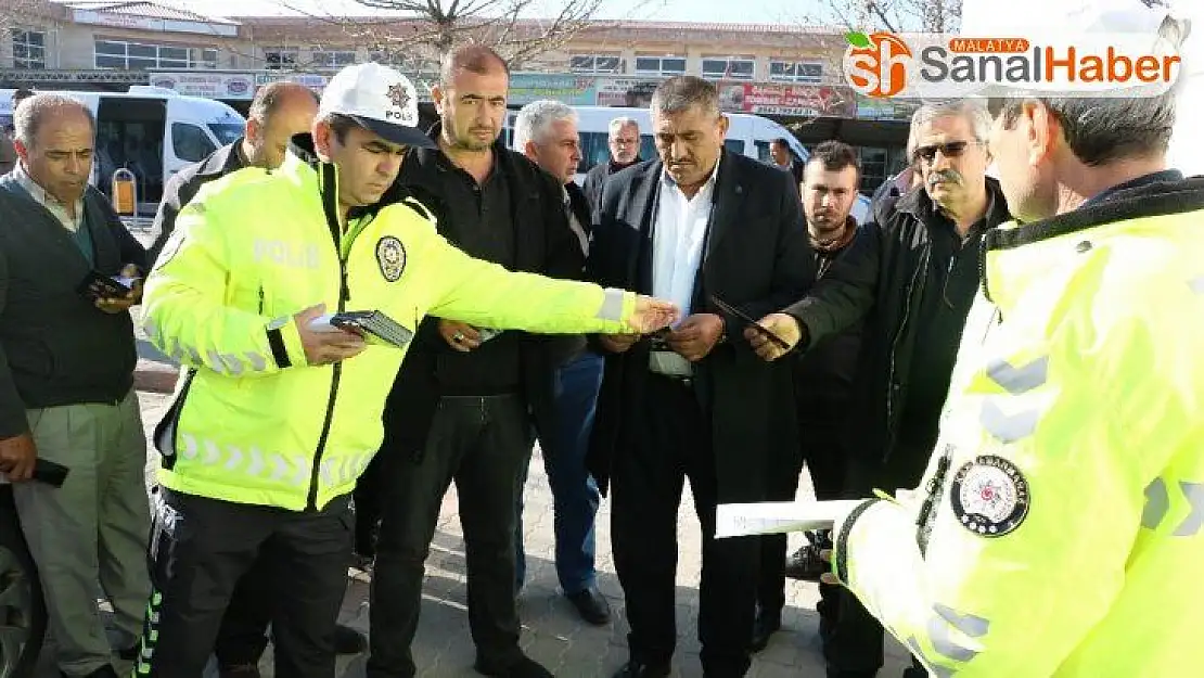 Sürücülere ve yolculara kış lastiği ve emniyet kemeri eğitimi
