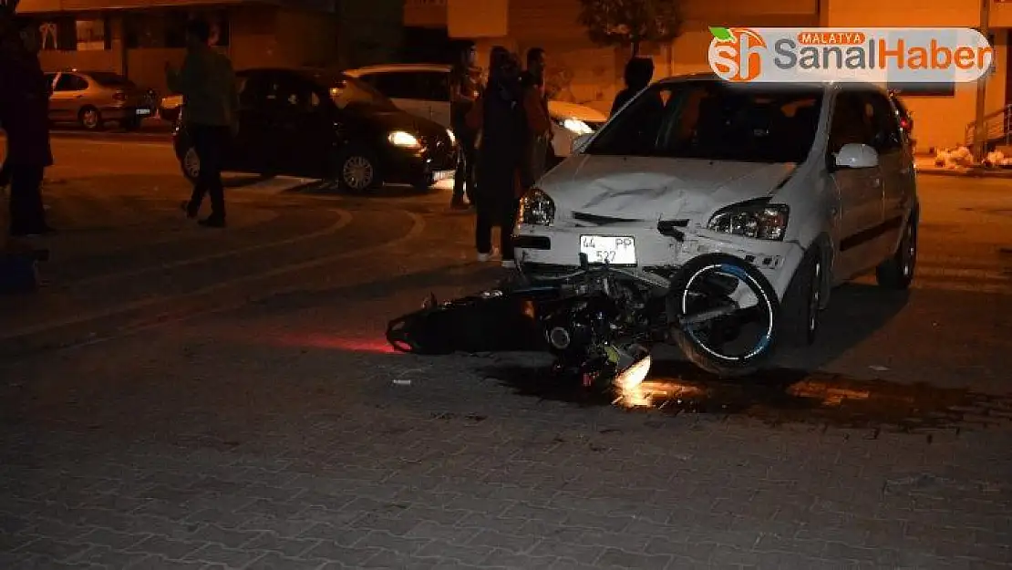 Malatya´da motosiklet, otomobilin altında kaldı