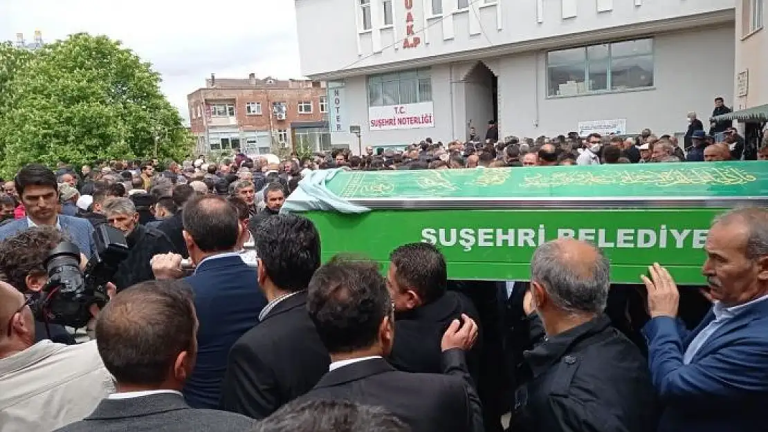 'Suşehri Belediye Başkanı Yüksel´in annesi son yolcuğuna uğurlandı'