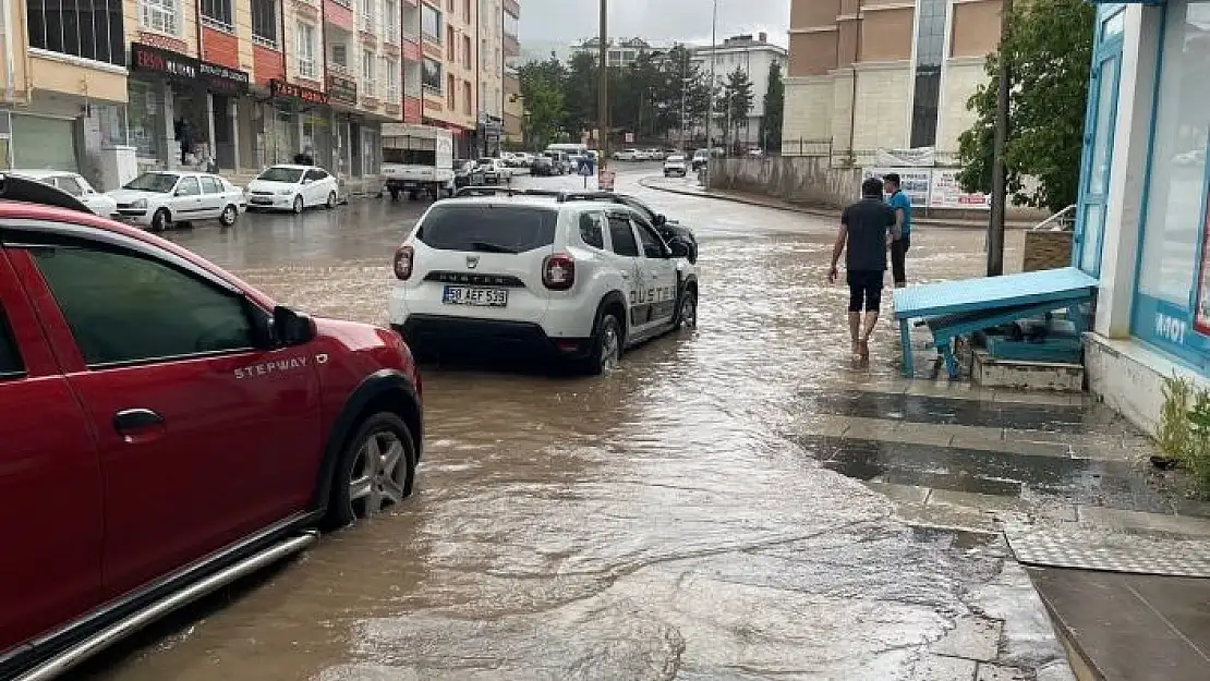 'Suşehri´nde yollar göle döndü'