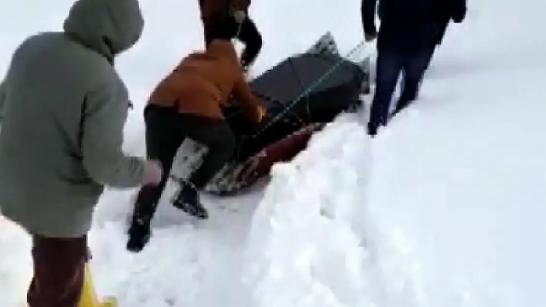 'Tabutları kızakla çektiler'