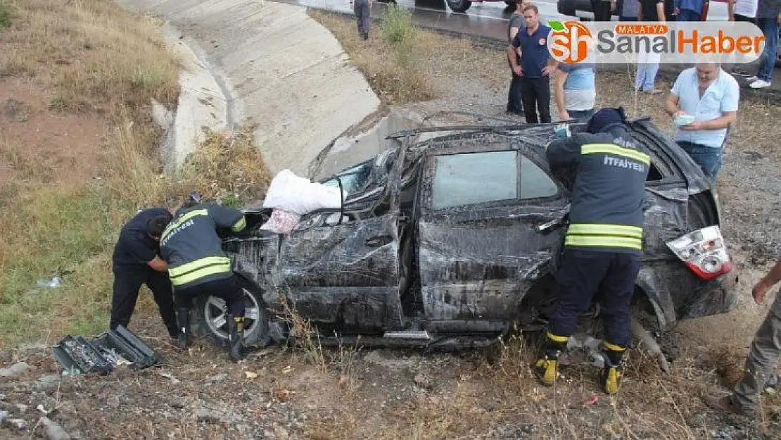 Takla atan araç şarampole devrildi: 4 yaralı