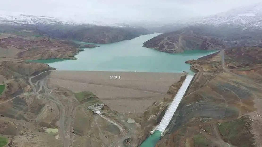 'Tam doluluğa ulaşıp su tahliyesine başlanan Kanatlı Barajı, can suyu olacak'