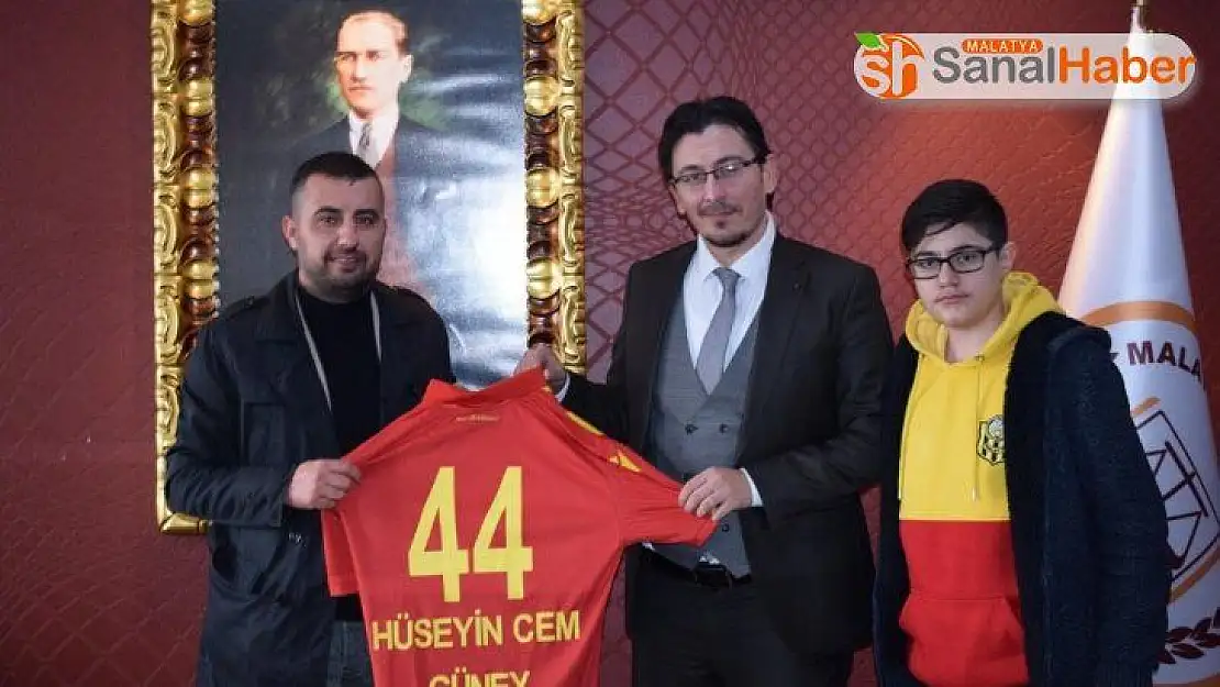 Taraftarlar Derneği Baro Başkanı Han'ı da onursal üye yaptı