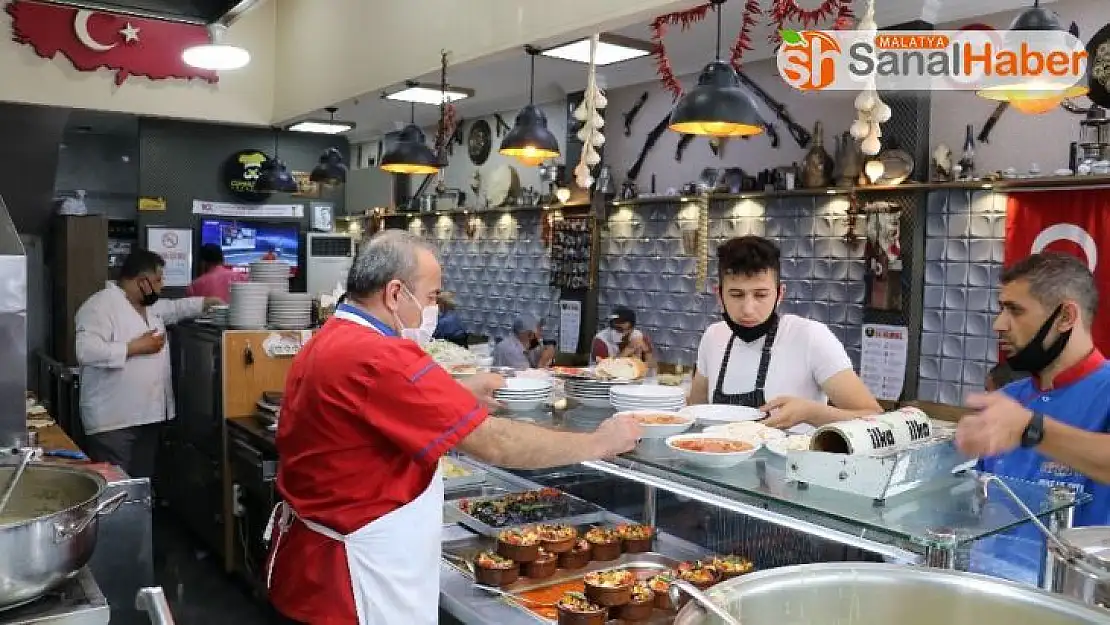 Tarihi lokantada 1 asırlık lezzetler