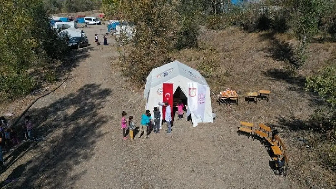 'Tarım işçilerinin çocukları için ''çadır okul'' kuruldu'