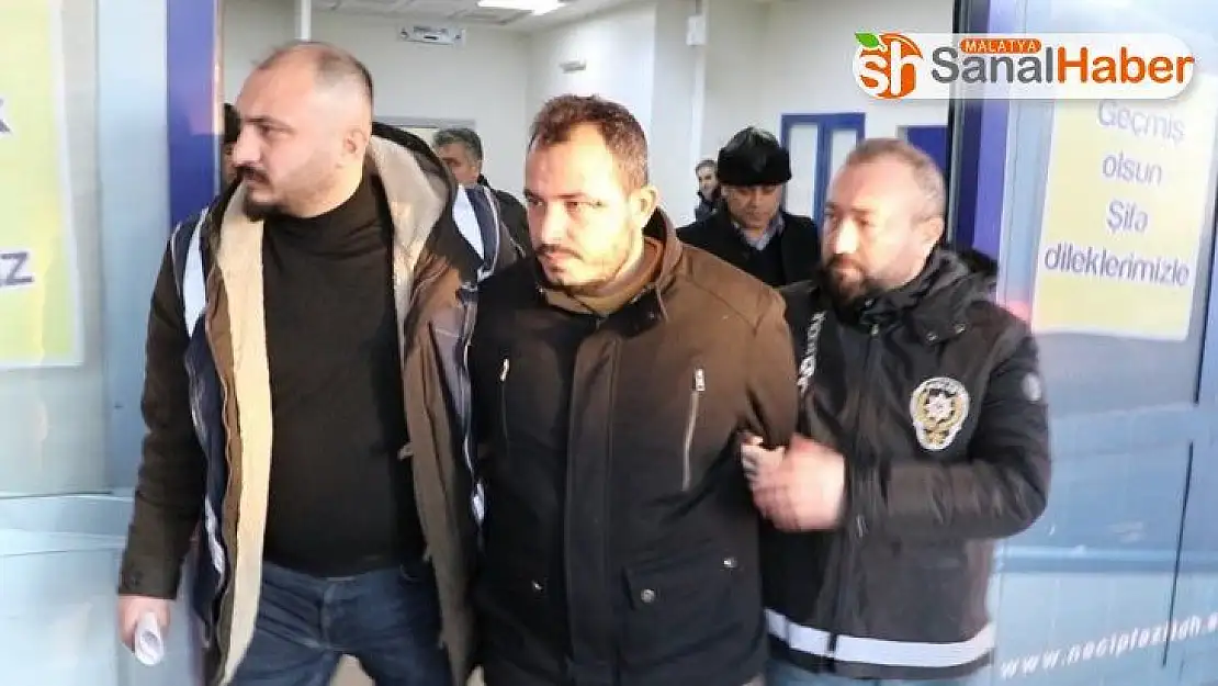 Tartıştığı arkadaşını bıçaklayarak öldürdü