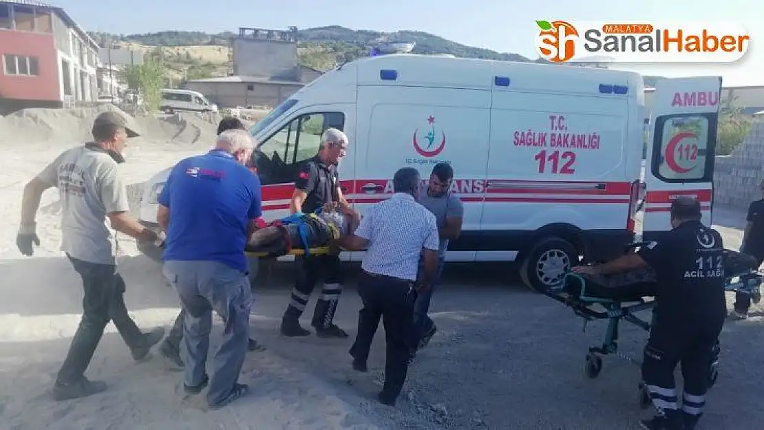 Taş öğütme makinesine düşen işçiler yaralandı