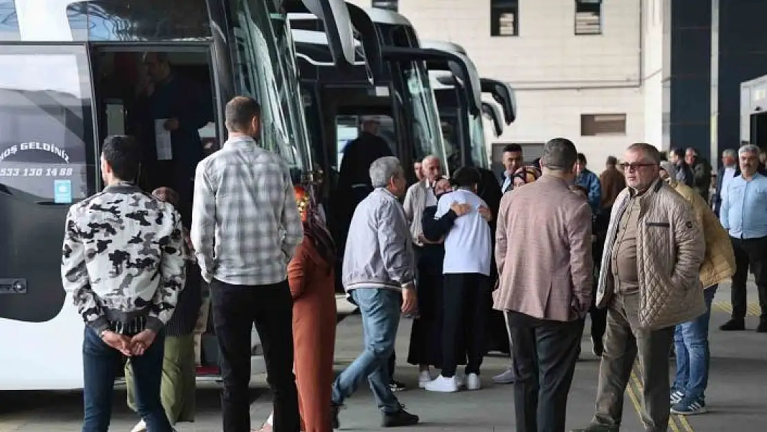 'Tatil dönüşü Elazığ otogarında yoğunluk'