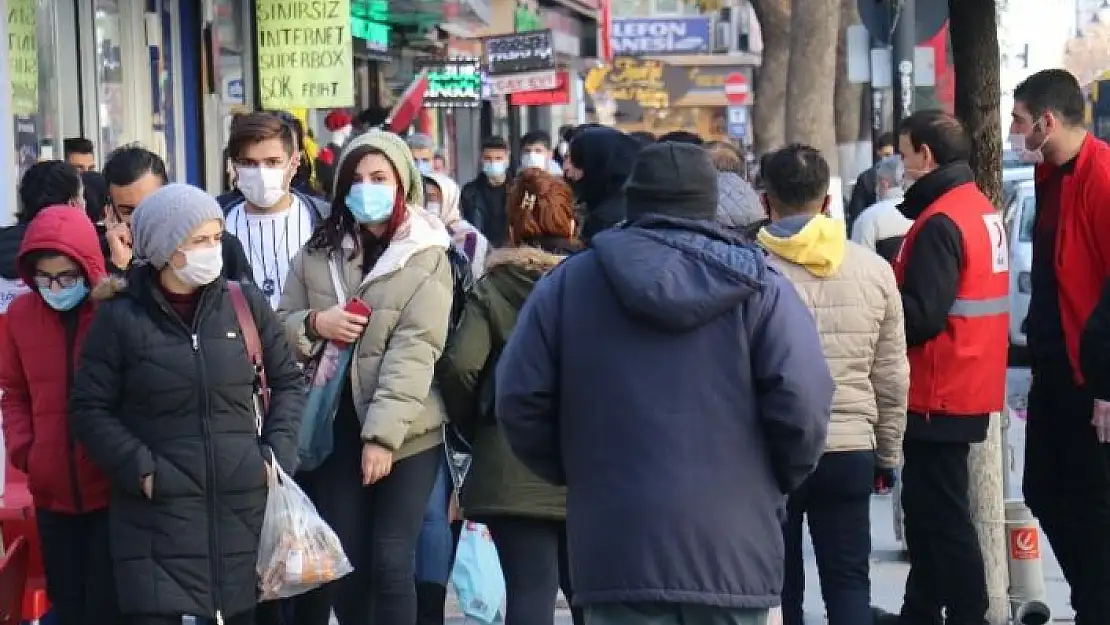 'Tedbirler etkisini gösteriyor vaka sayıları düşüyor'