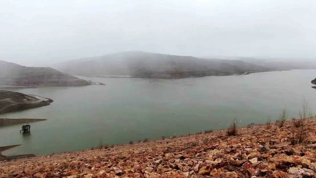 'Tehlike çanları çalan baraj yeniden su tutmaya başladı'
